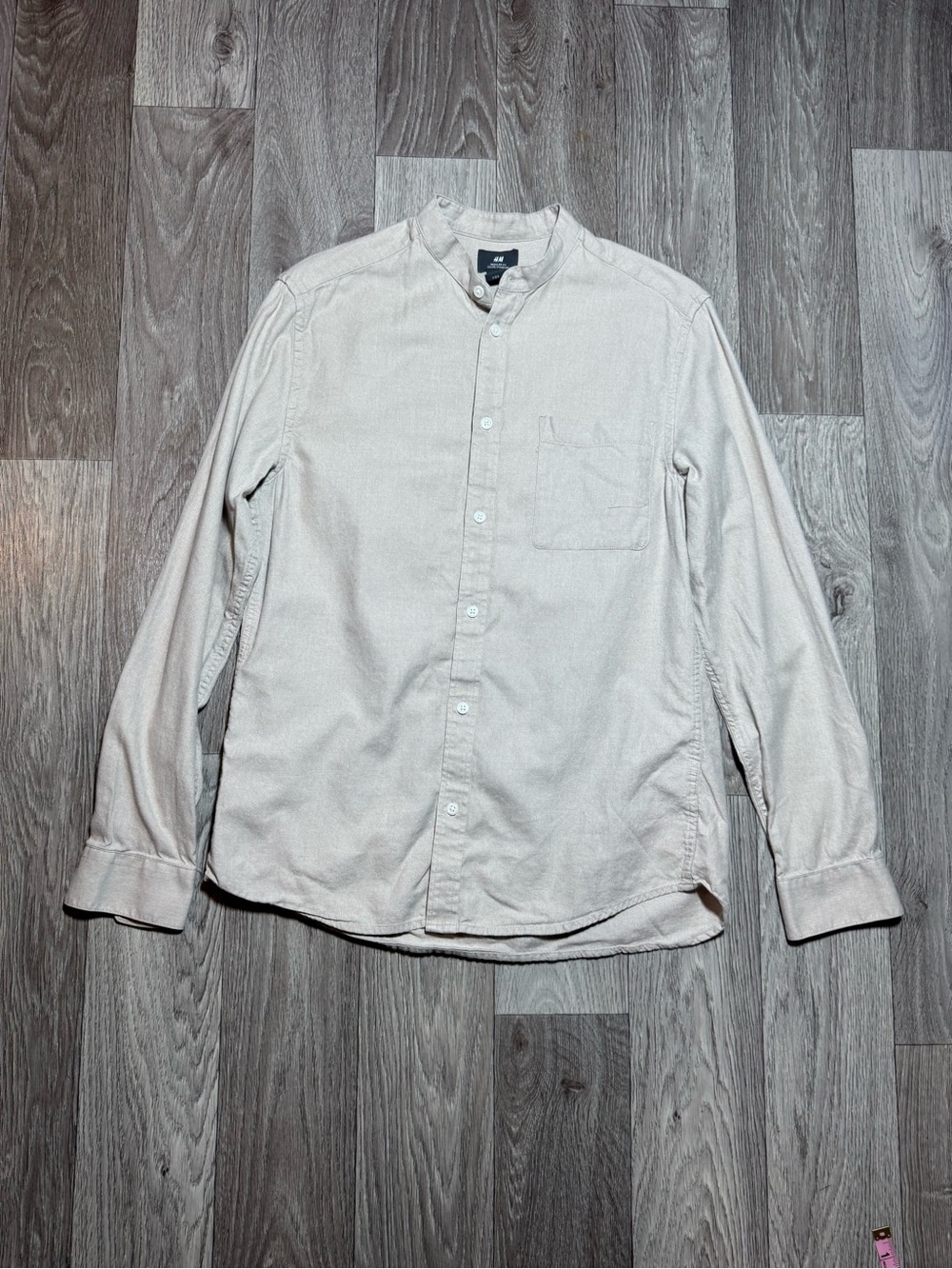 H&M Men's Long-Sleeve Button-Up Shirt in Light Beige